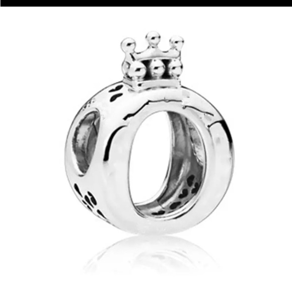 ❤️GORGEOUS “O” CHARM AVAILABLE IN ROSE GOLD AND SILVER❤️ - Picture 3 of 6